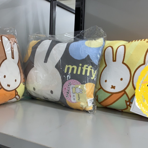 限量日本直送 Miffy 小童枕頭 25x35x10cm